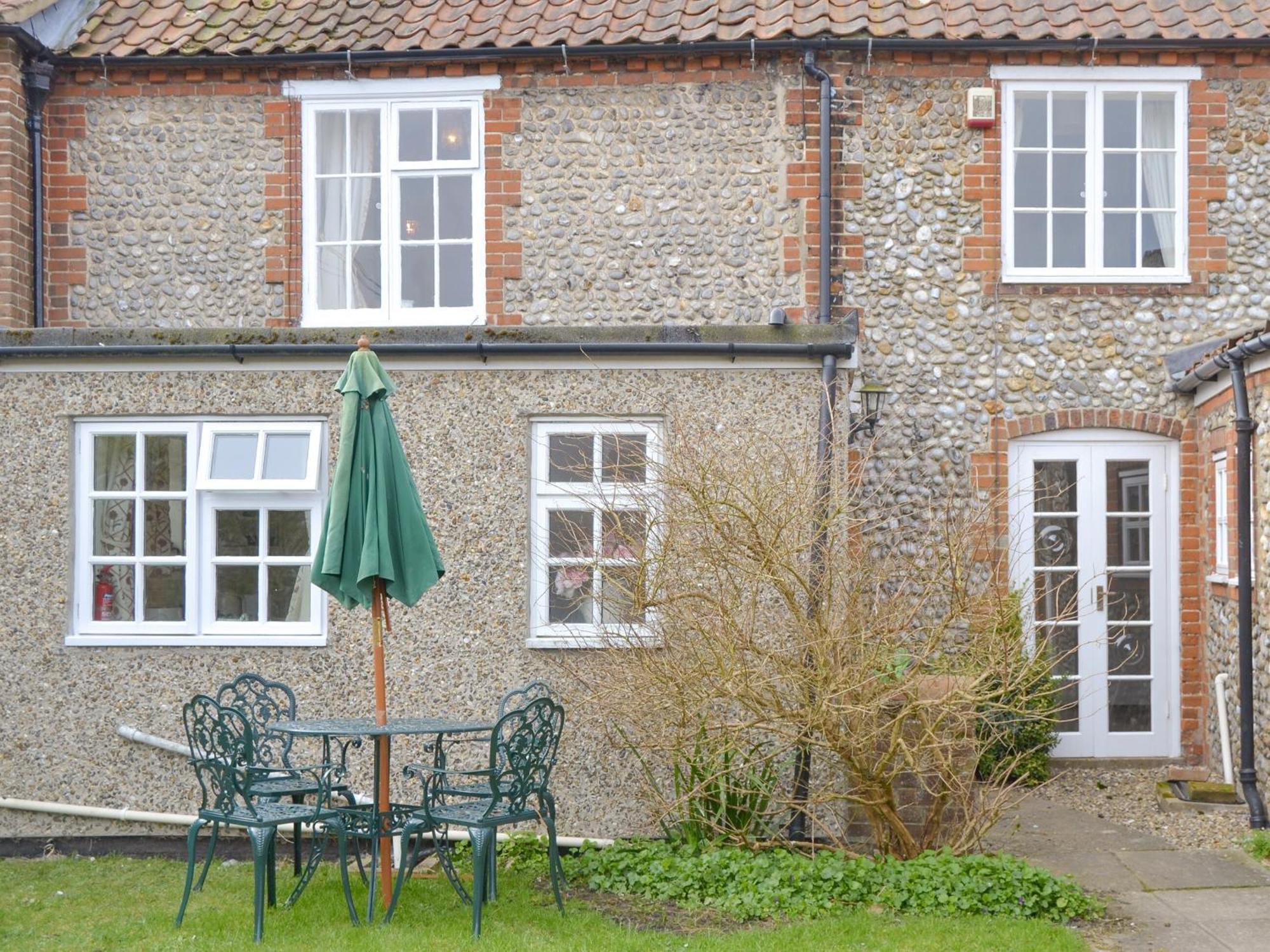 Hollyhock Cottage -Uk33553 Blakeney  Exterior photo